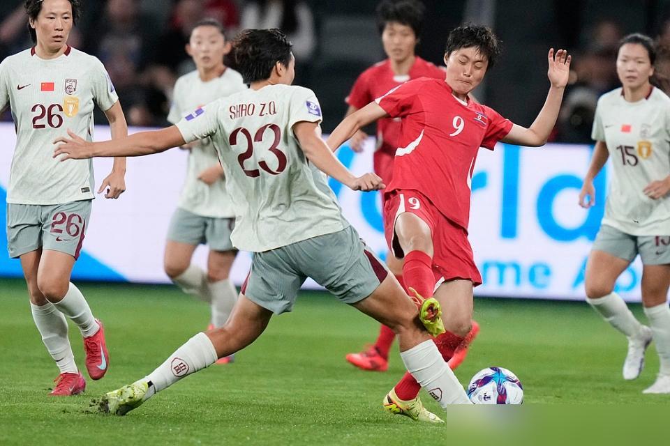 世界杯赛场，朝鲜女足5名主力被查出禁药，队医竟说她们被雷劈过！国际足联压根