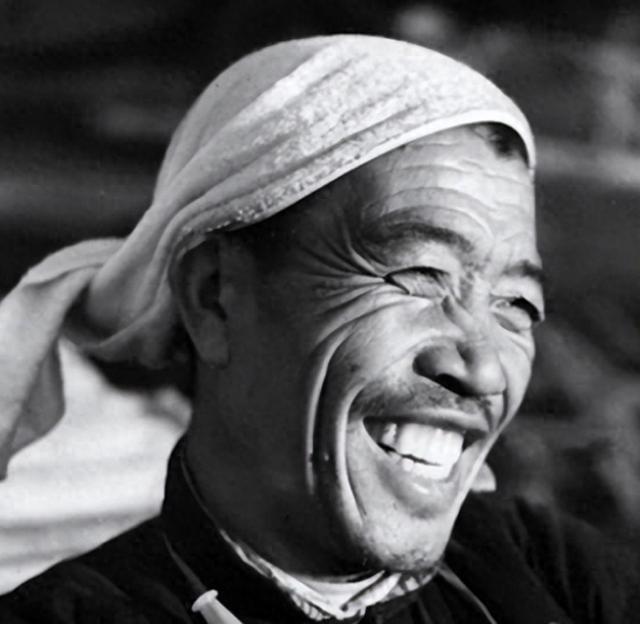 1986年，陈永贵病逝，大寨搭了灵棚，昔阳县领导：不拆，就不去祭奠。在得知此事后