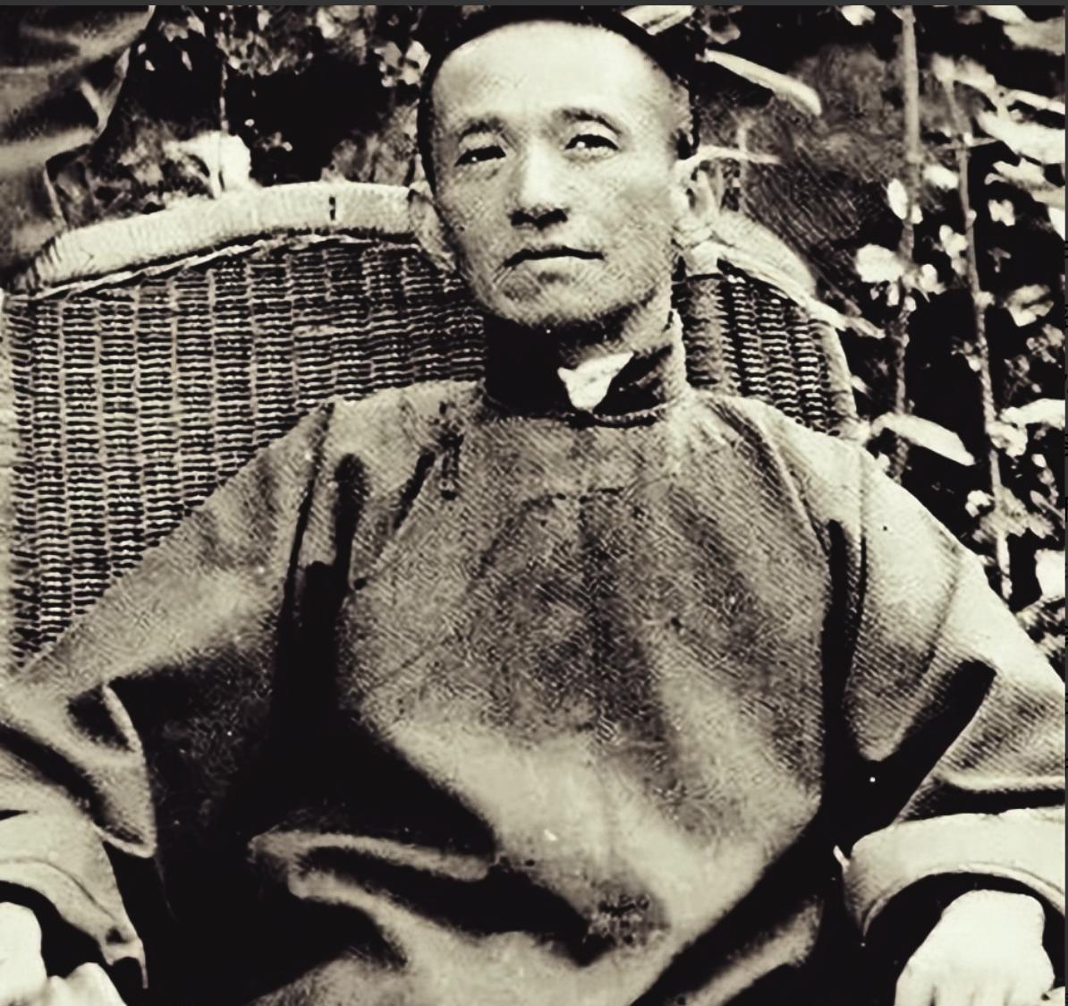 1948年，陈布雷劝老蒋要打老虎。老蒋听出是指孔宋。反讥道：听说你女儿入了地下党