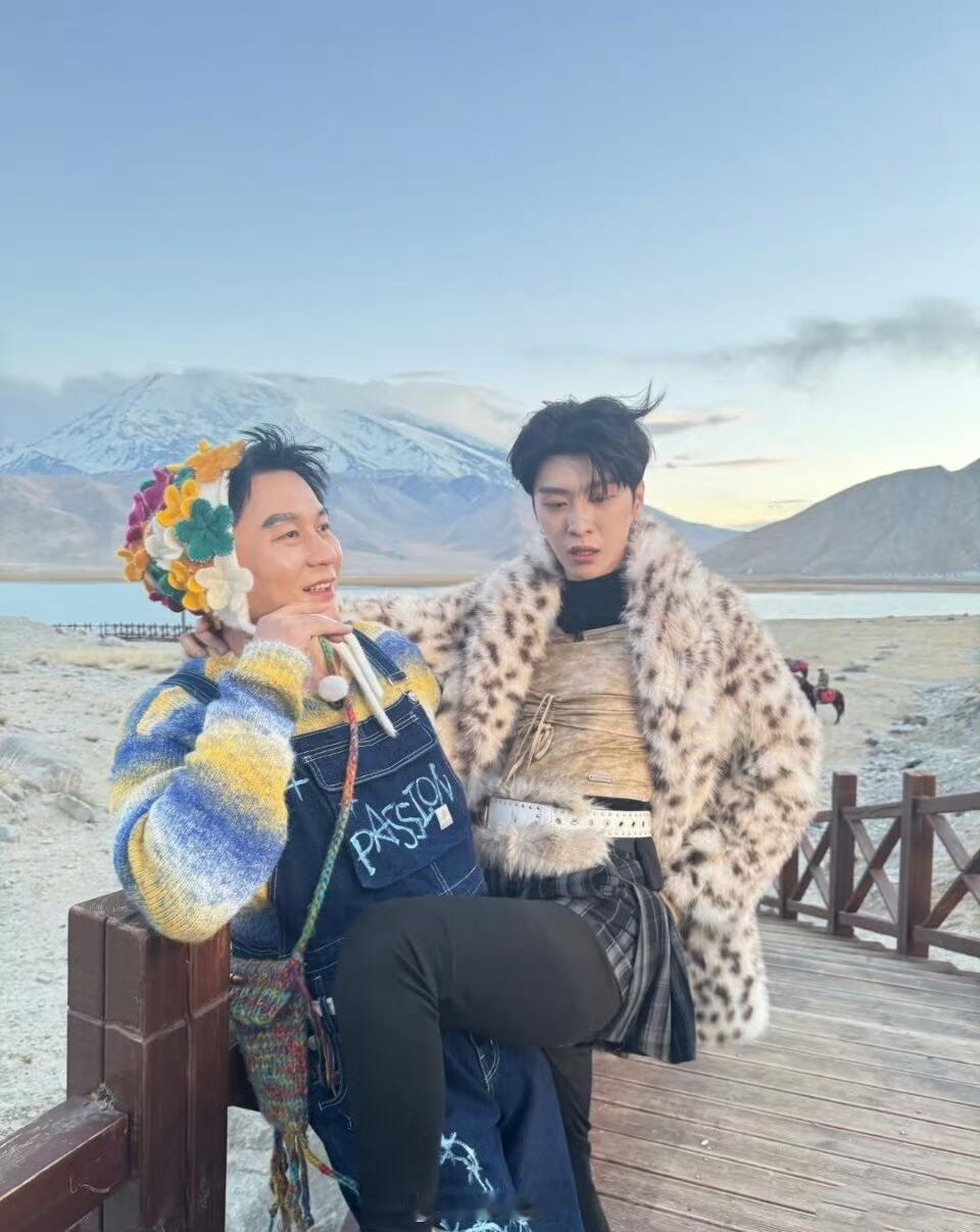 范丞丞：姐姐分手后，“前姐夫”把我宠成团谁能想到《奔跑吧》新疆篇的服装交换环节，