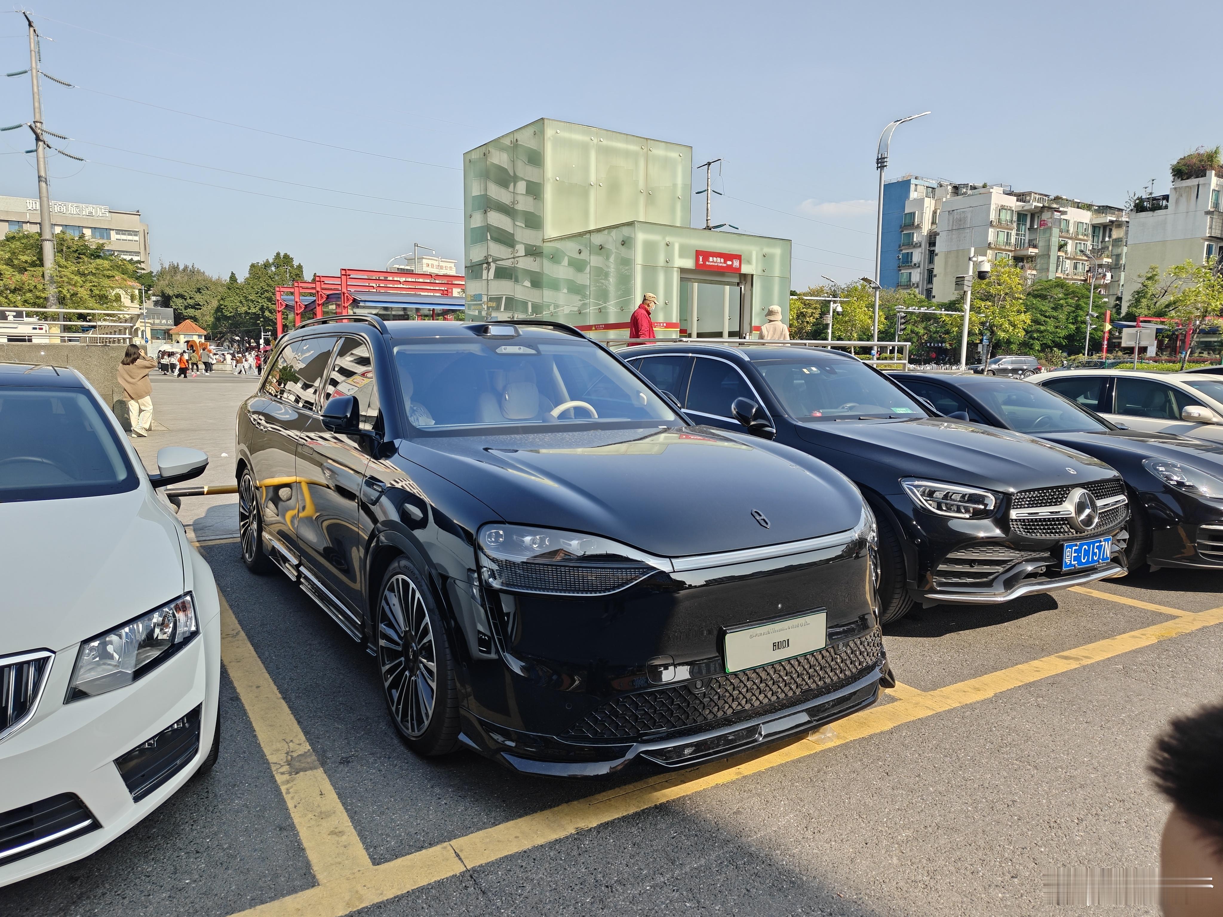 这台问界M9车主绝对的年轻态！这么整还挺帅的