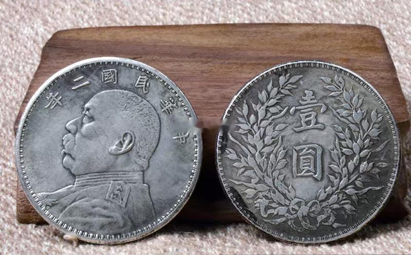 快10年了，“袁大头”的市场价一直维持在均价1000元这个水平，一方面是近年来贵