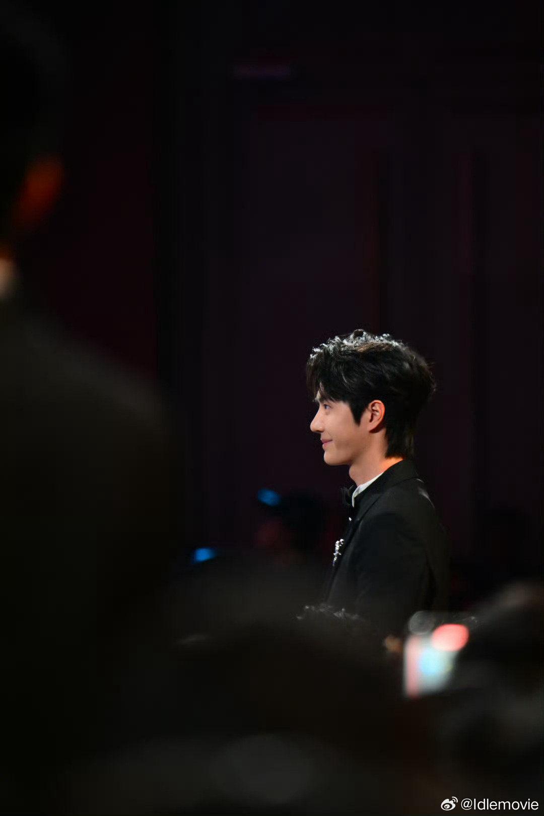 不妨再等一等，支持王一博每一个热烈的决定，没有他办不到的事情，只是时间问题，人生