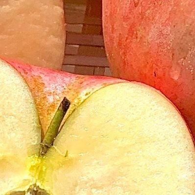 苹果的种植方法🍎🍏1、苗木选择：选择适应地方气候的品种，本地区适合栽培早熟品