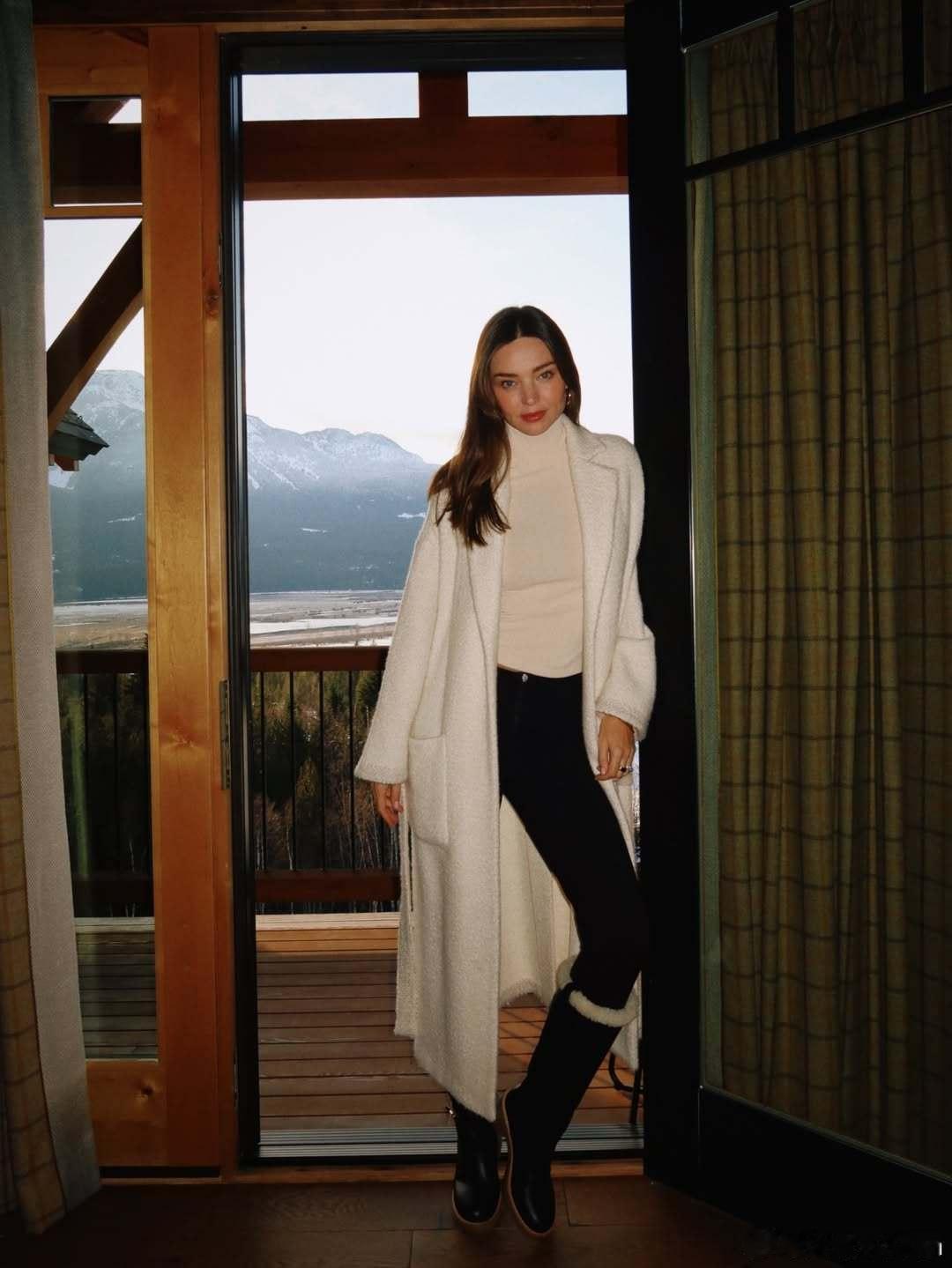 Mirandakerr米兰达可儿和好姐妹jasminetookes相聚，一起