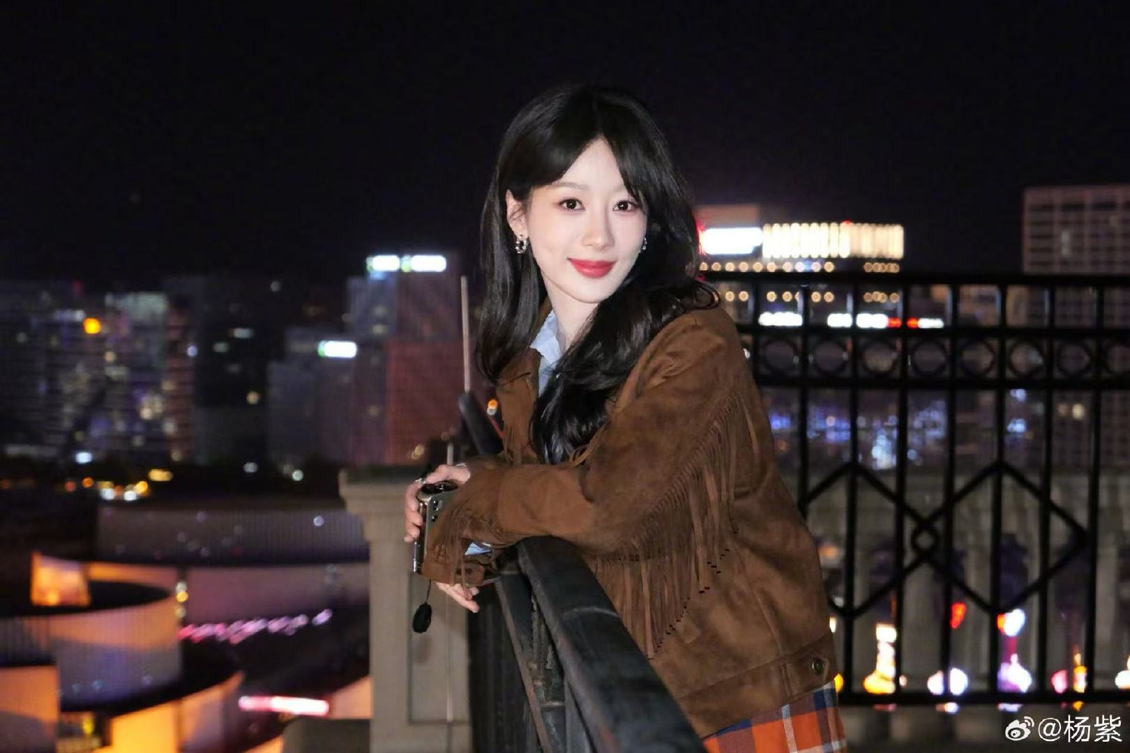 杨紫琥珀流光风穿搭杨紫枫叶妆杨紫琥珀流光风穿搭，秋日气息拉满了🍁​​​