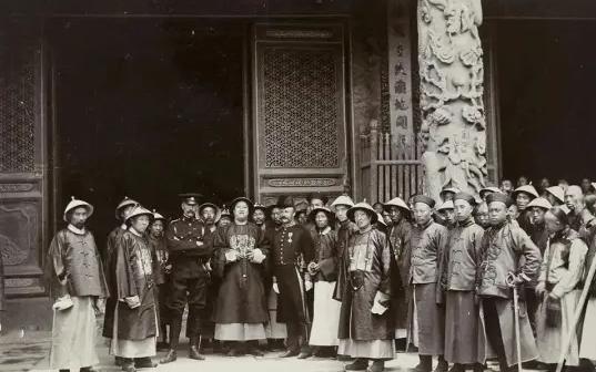 清政府当年为什么拒绝工业化？满清政府当年有个问题，始终无法解决：中国强大了，那就