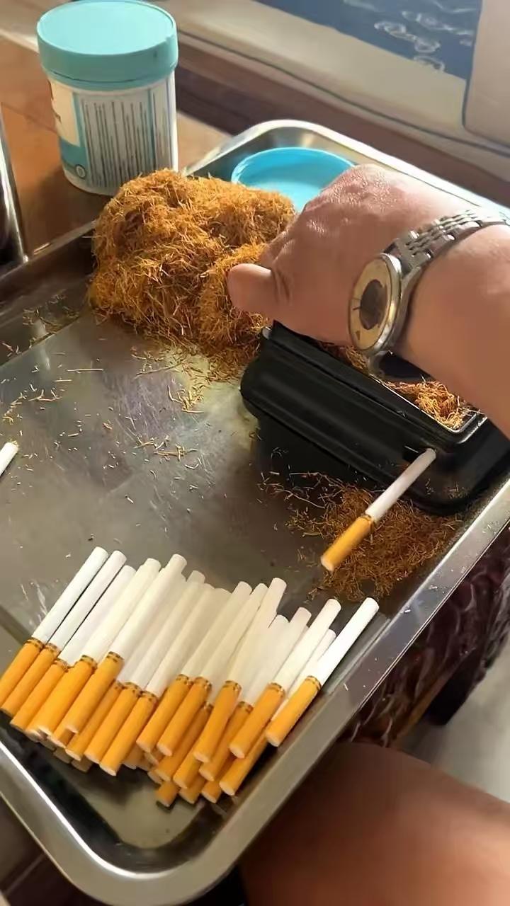 烟草公司一觉醒来，12月16日报道，收到2个消息一个是坏消息，另一个也是坏消息第