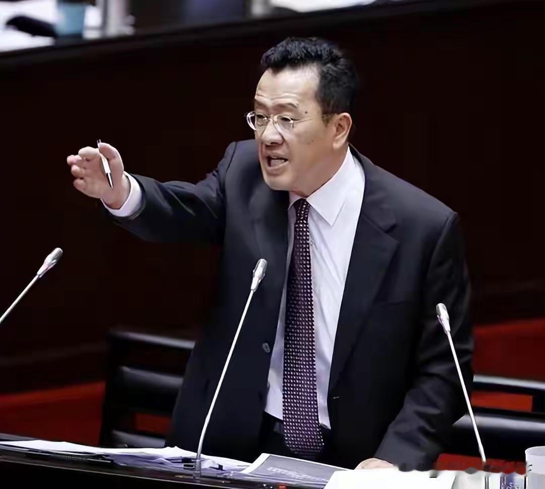 福建舰过航台湾海峡，顾立雄：大放厥词，预判是回上海长兴岛缺改12月16日，福