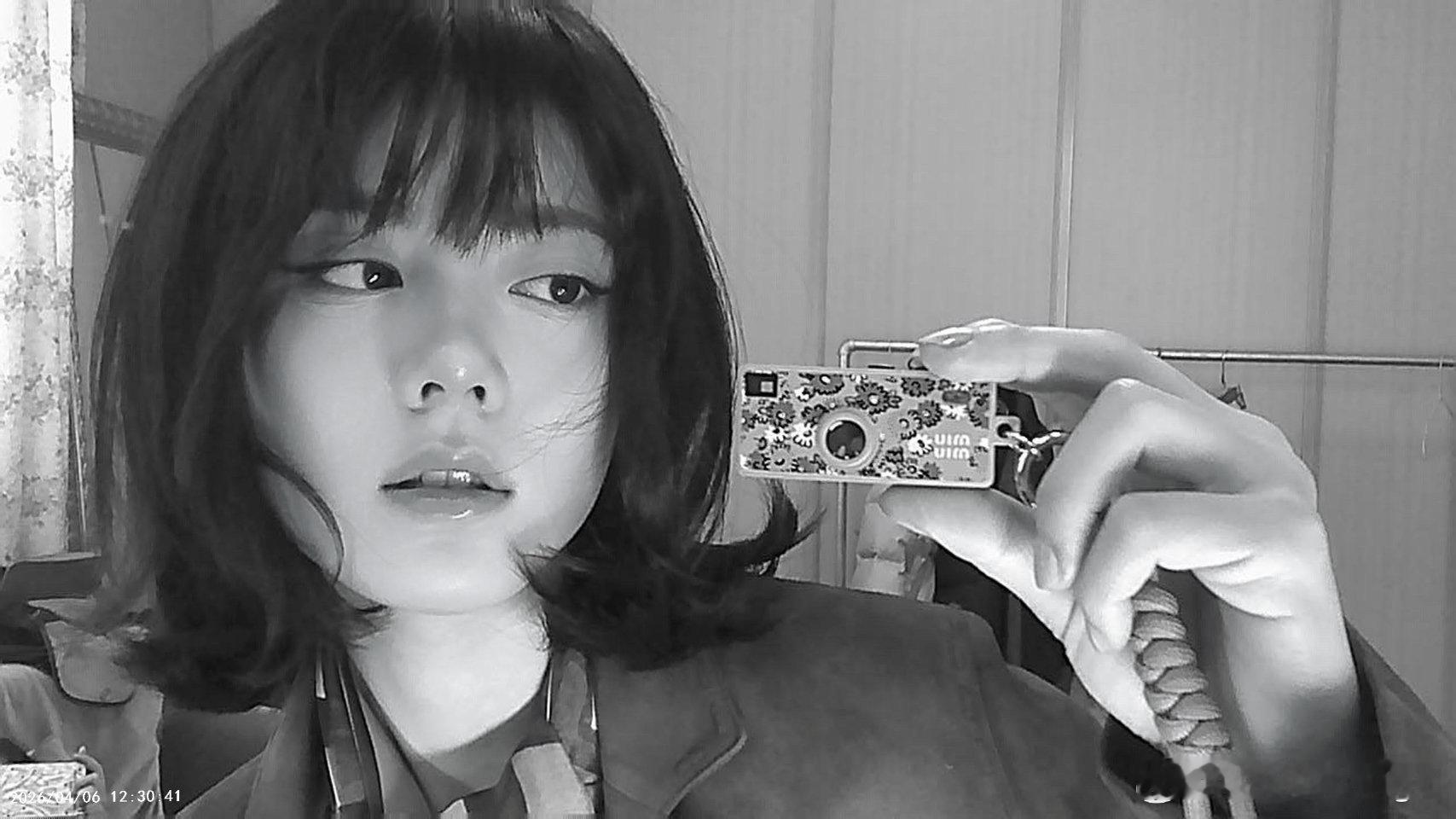 赵今麦今日营业🖤好有反差🤤我发现她一直大胆尝试不同风格