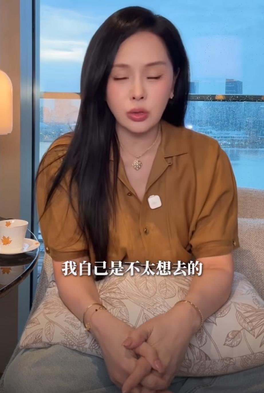 伊能静这个人，我真是看不懂了，钱赚到了，也跟家人公费旅游了，现在说自己不太想
