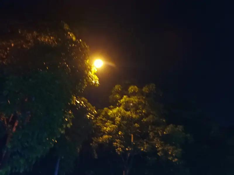 不爱说话的人往往有大智慧！我一直觉得少言是修养闭嘴是智慧你仔细观察职场