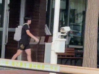 9月22号的王楚钦真忙啊，去了玉桥吃饭被偶遇了，还难得一见的坐体总大巴去训练，还