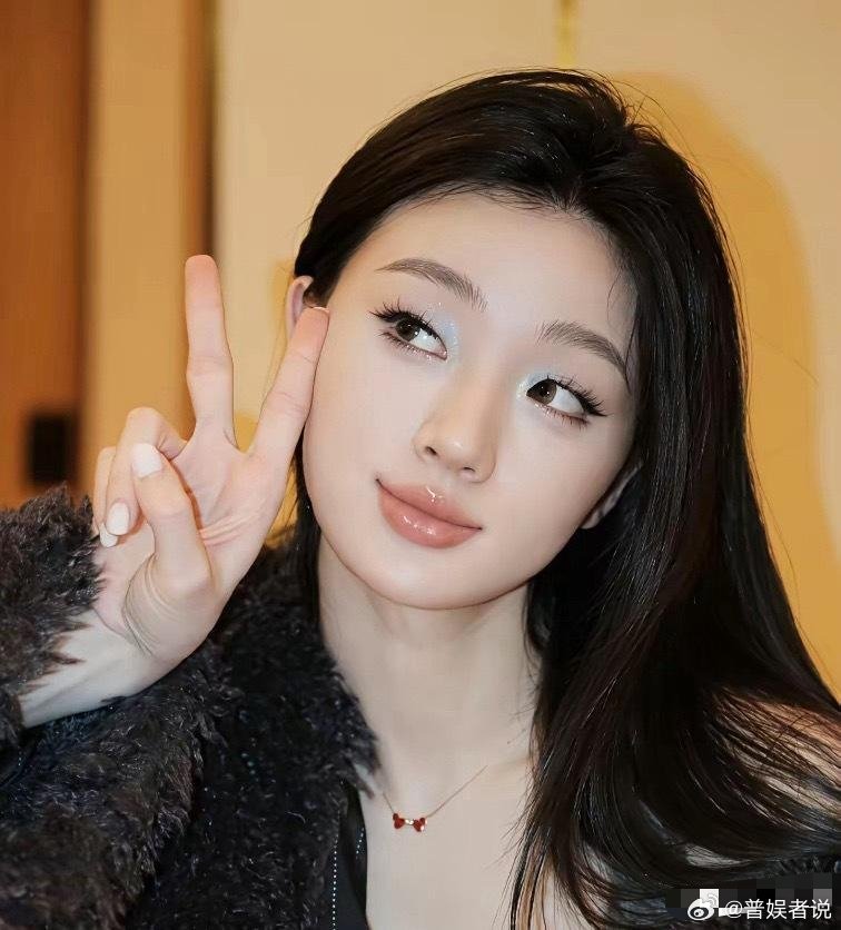 单依纯被爆大瓜啦！4月1号，就在她被爆歌曲侵权没几天，又有一个大瓜爆出来了。没想