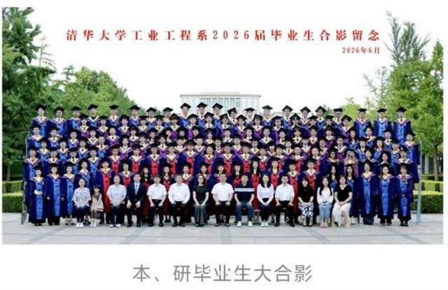大家看看：下面三张照片是不是挺整齐的，构图布局也不错。但是，三张照片中有两张是