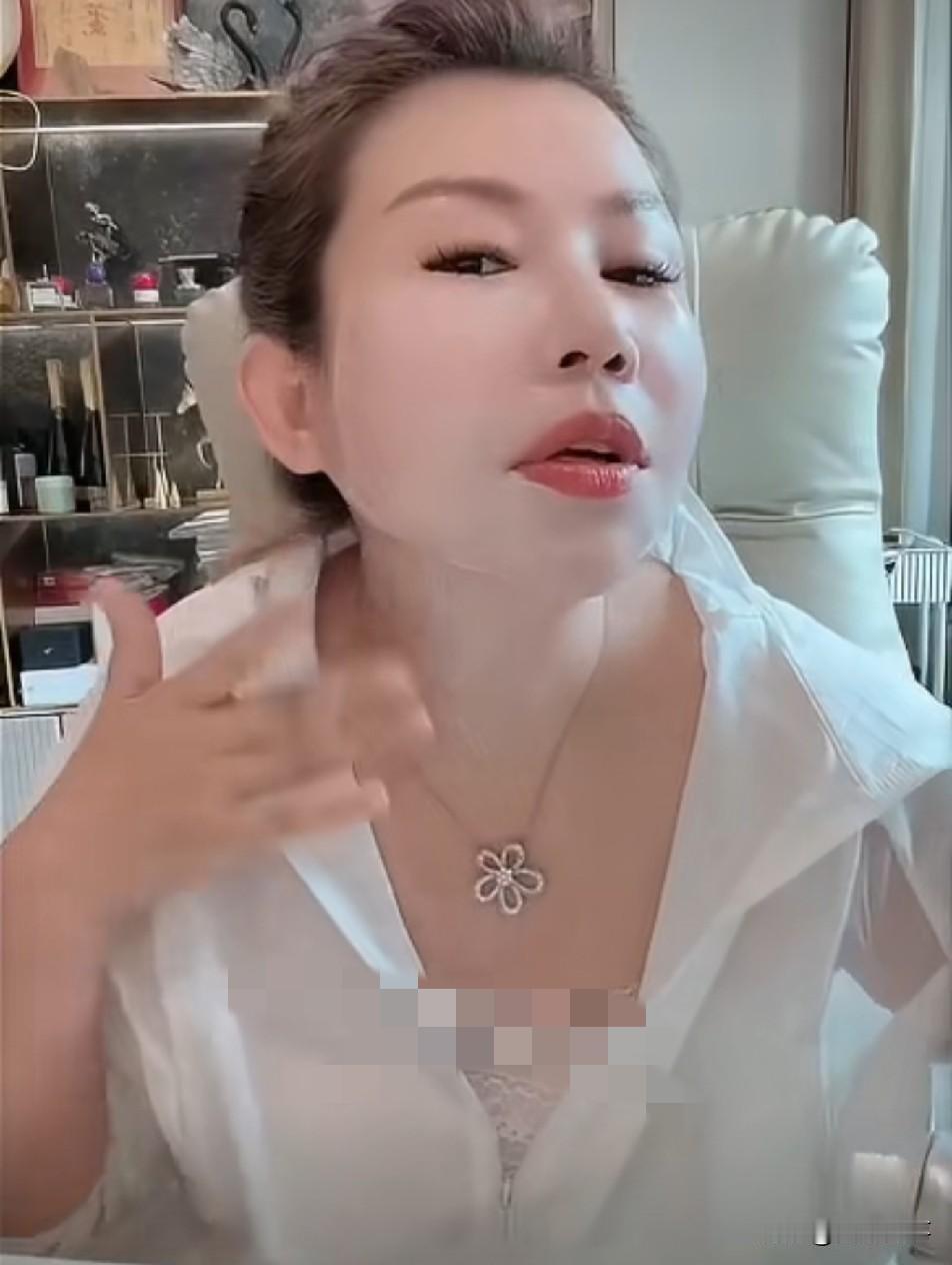 驴姐怒诉蛋蛋交不下，心眼太多，口口声声说给卖面膜到现在也没卖！