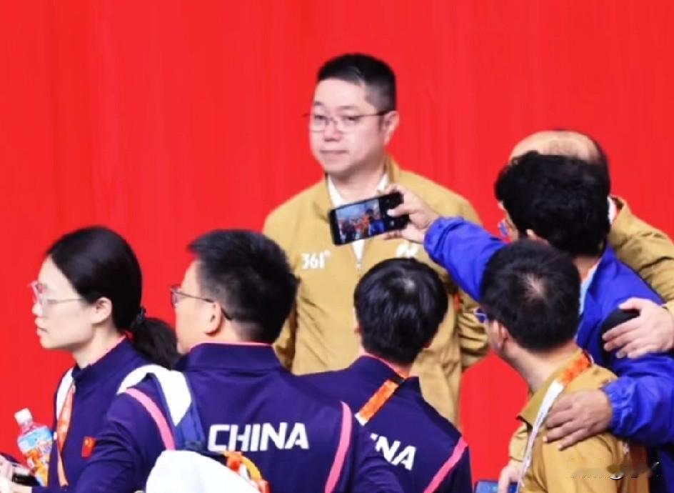 可以这么说，以后的任何冠军，都不可能有孙颖莎这样的魅力！这个泰国裁判非常的公