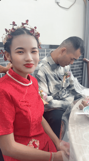 笑死我了，我们长三角地区应该也不算穷，但是也开始娶外籍的姑娘了，这个男子刚娶了一