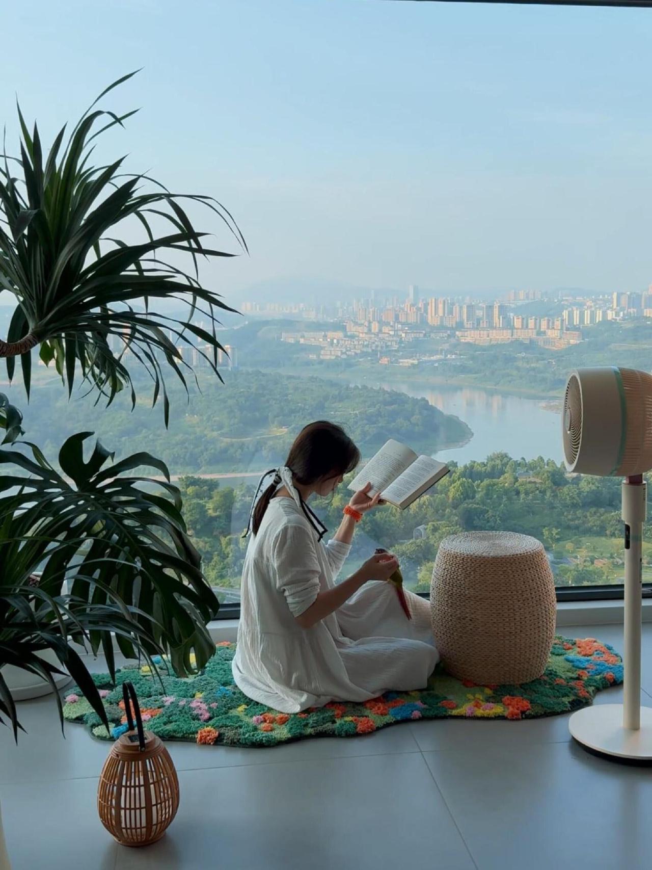 重庆一女子晒出自己的家，23岁的时候，住30㎡的单间配套，35岁的时候，终于住进