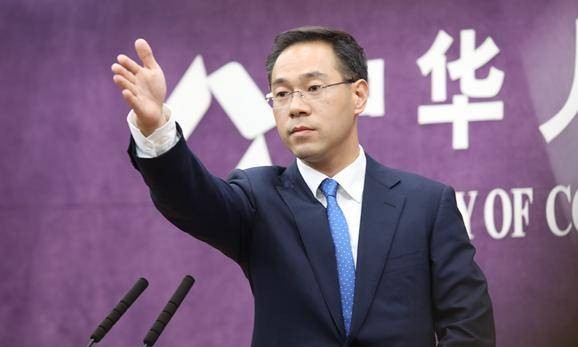 听到中方的回应，特朗普狠狠松了一口气，美财长的乌纱帽也保住了