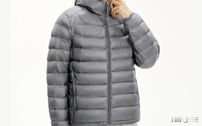 为什么是“排骨”？选择避坑指南！“排骨羽绒服”得名于表面密集的横向绗缝线，