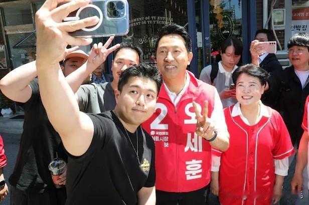 韩国地方选举进入最后冲刺阶段，政坛风向明显转变！一向依托中老年选票的保守政党国民