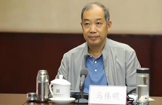 马伟明猜中了，百亿核航母变成烂尾工程，军方给出最后的期限。中国教授竟然预言了美国