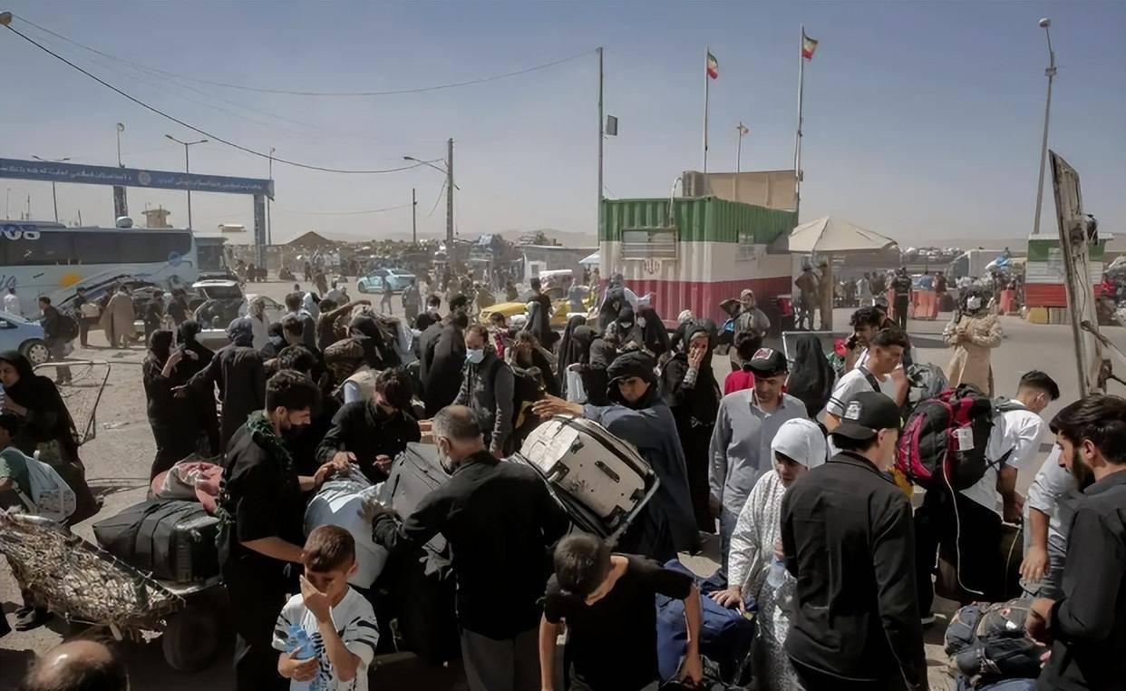 伊朗速度100节“蚊子舰队”不怕美封锁，发出毛骨悚然警告，美深夜发红色警告要求快