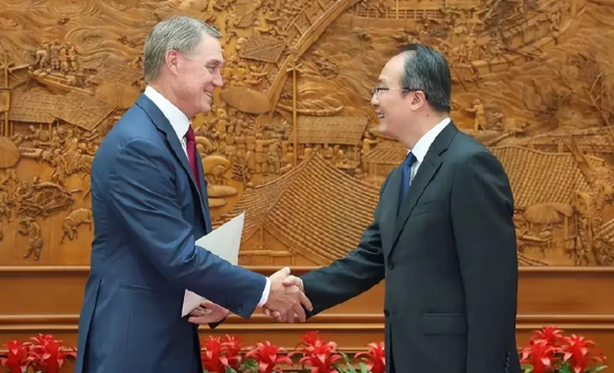 4月美国参议院投票确认戴维·珀杜出任美国驻华大使，美国媒体认为这是美国对华缓和信