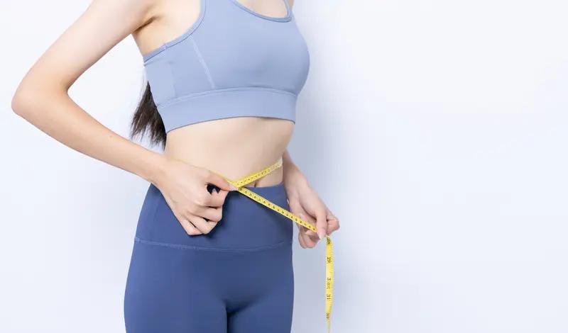 减肚子上的肉，办法还真不少。全身运动和局部运动都得安排上，像快走、游泳、