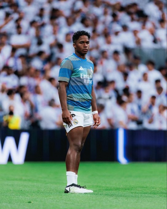 ESPN巴西曼联曾有意租借签下恩德里克，并希望在租借合同中加入买断条款。然而，皇