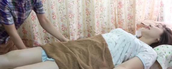 浙江一女子下班后，想要去一家按摩店放松一下，按摩师的技术很好，女子感到非常舒服，