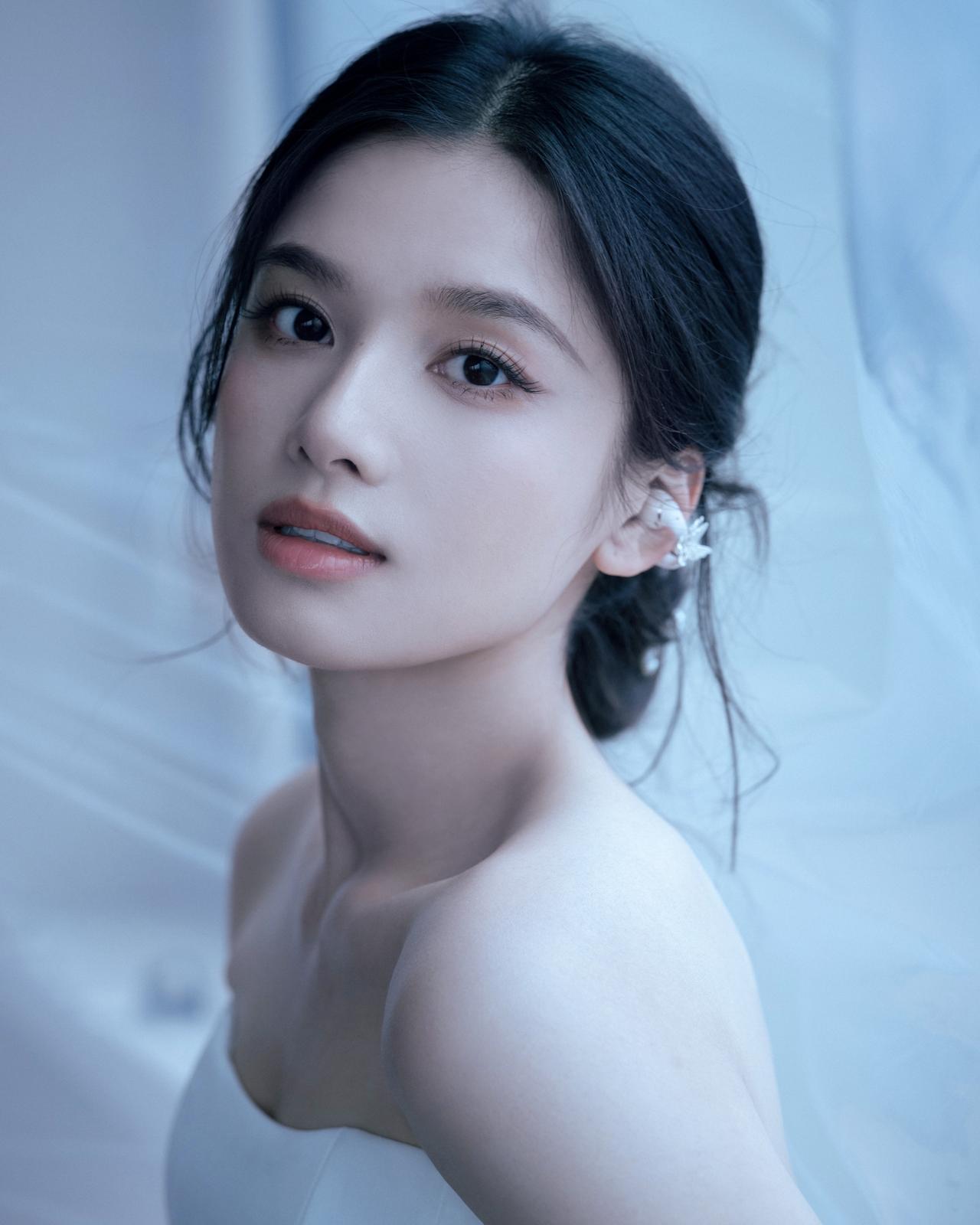 张婧仪画报，清冷风女神，美若天仙！
