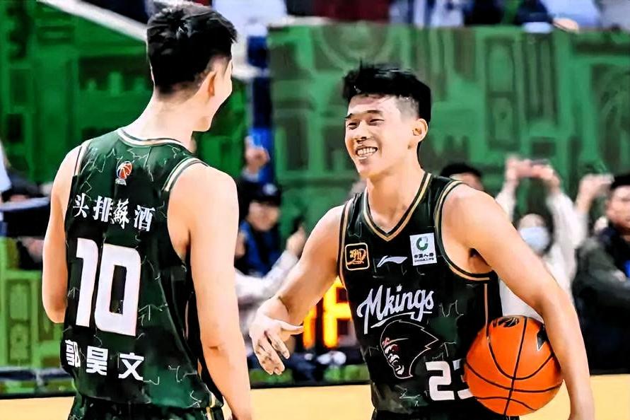 现状：联赛表现已达国家队门槛2025-2026赛季，郭昊文以场均21.6分