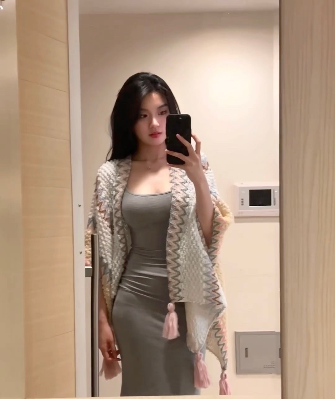 姐姐这身材还可以吧？