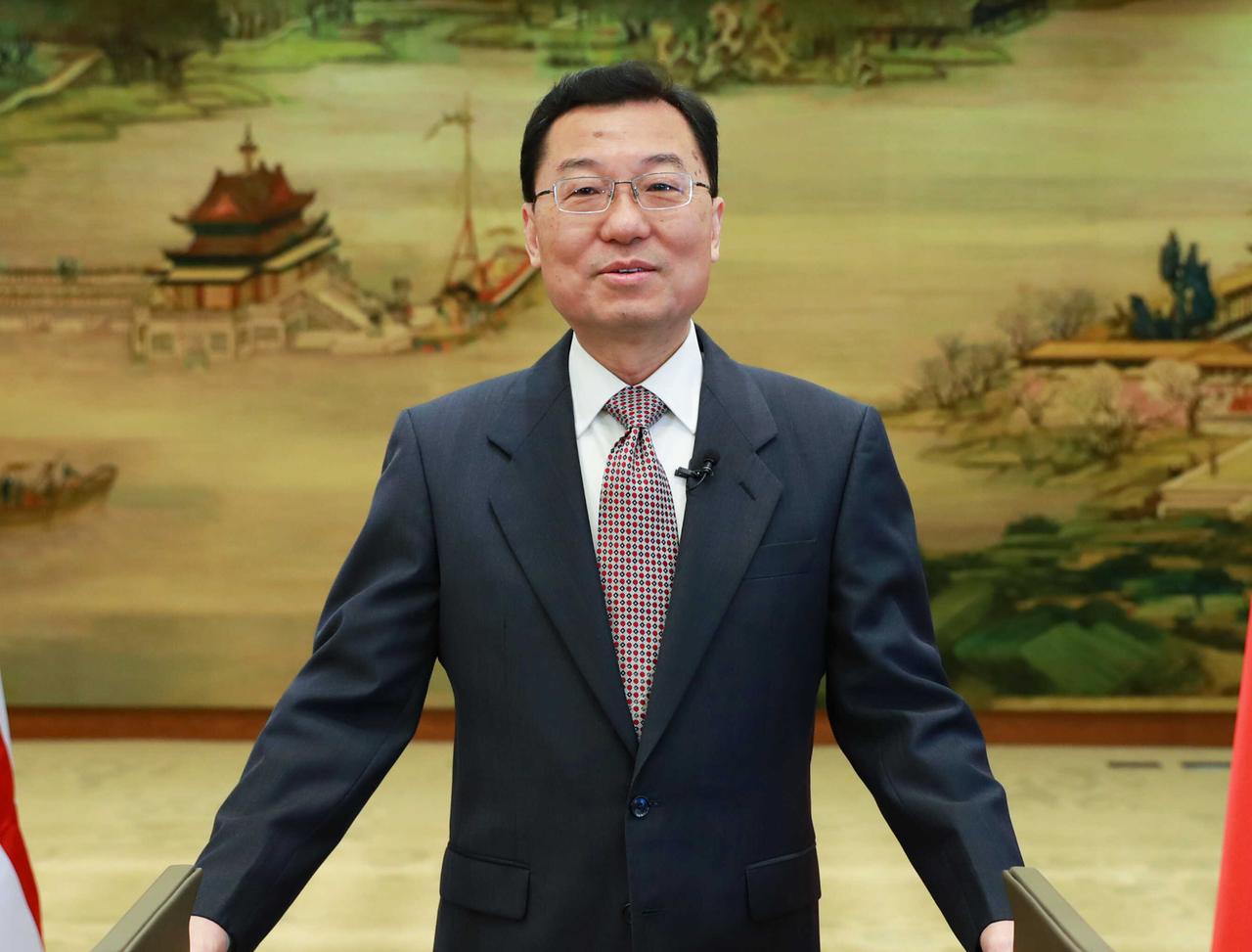 明人不说暗话！中国驻美大使当众提了一个要求，就看特朗普敢不敢答应！在刚刚结