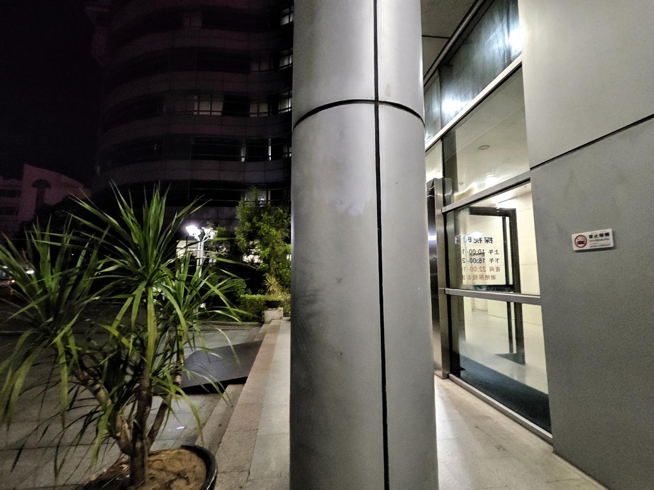 一段特别清醒的话：“遇上处处为难你、言语重伤你、背地里搬弄是非、处处算计你的人