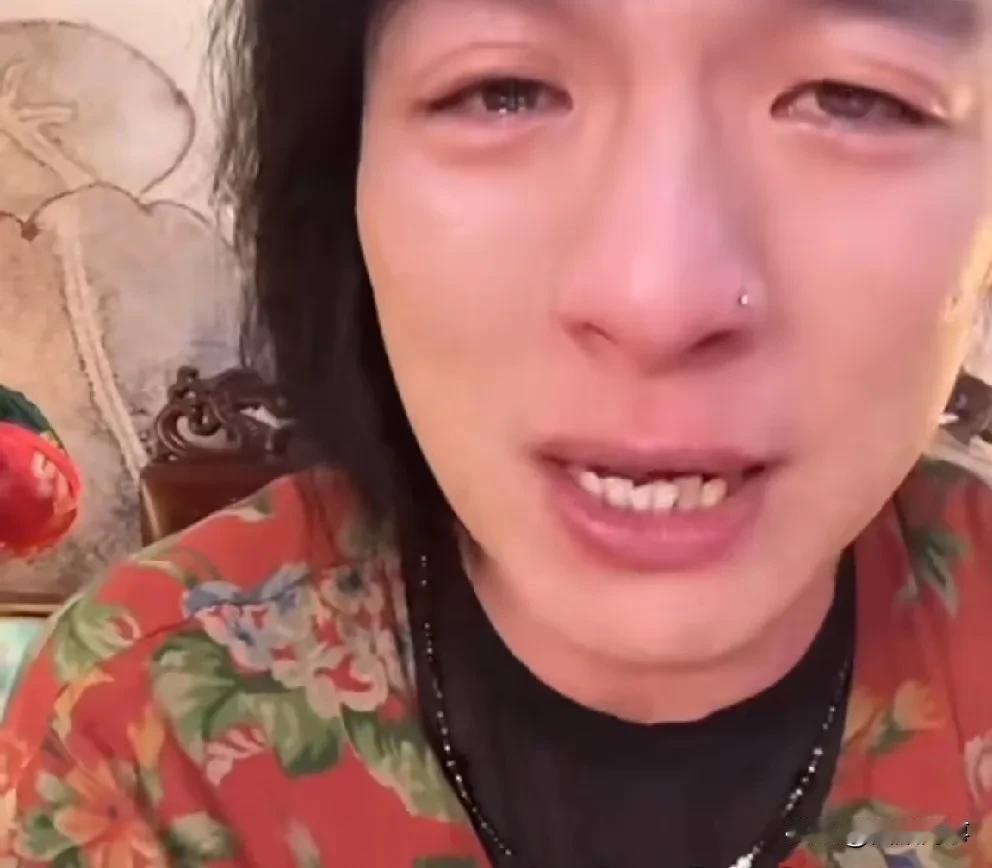 十三姨崩溃泪洒直播间，我没卖过任何一个伤害你们的东西！