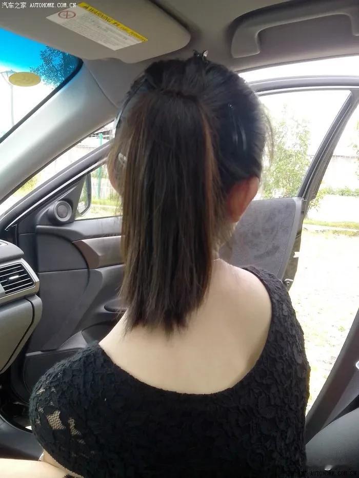 一女子未婚产下一子，生活困难，她想找孩子的亲爹要抚养费。她找到男朋友，男朋友说