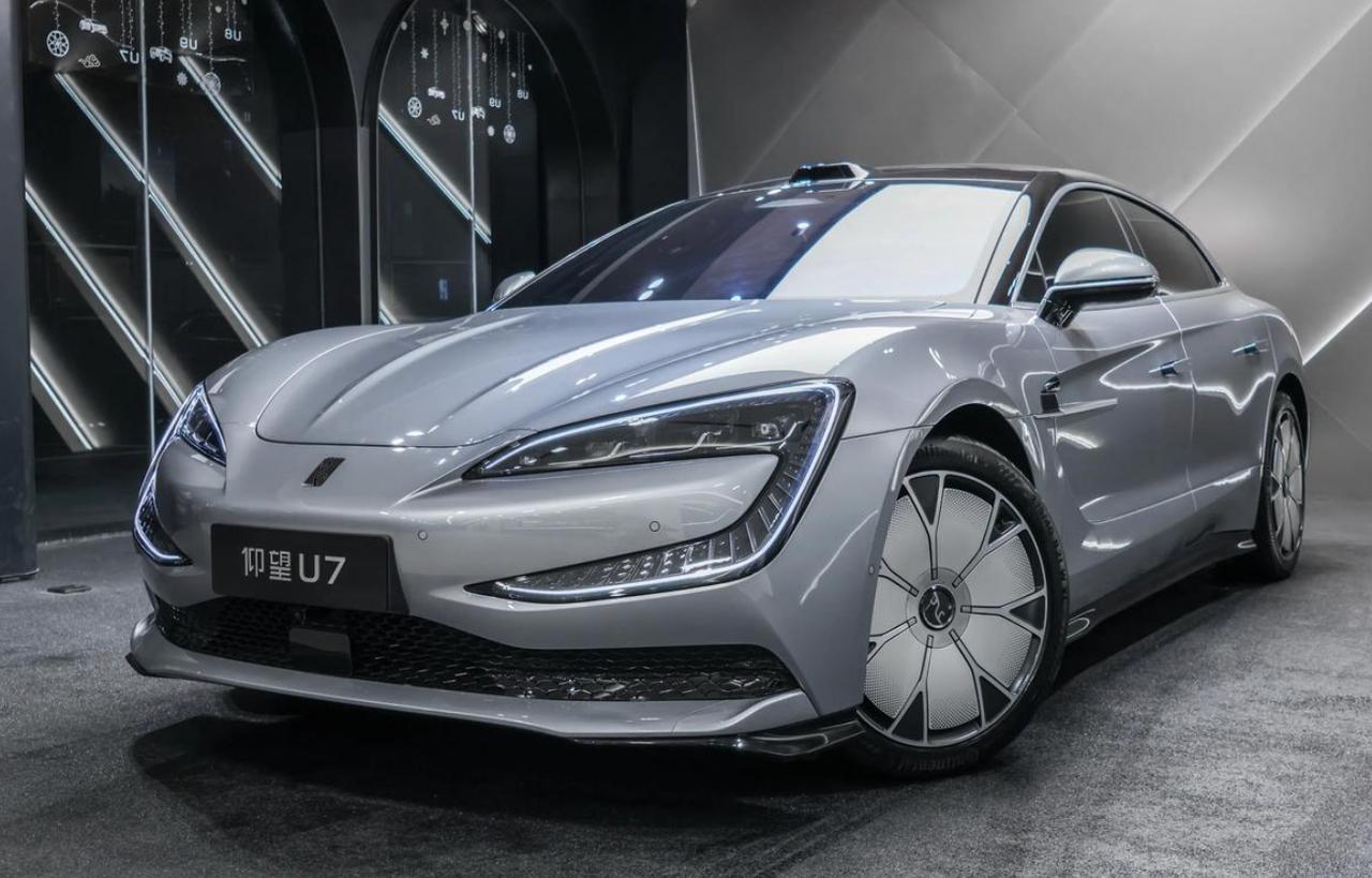 比亚迪2026年海外销量目标锁定160万辆，显著高于市场普遍预期的14