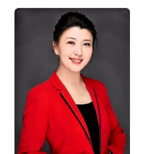 冯巩真是预言家闫学晶此前爱晒奢华日常引众怒，突然哭诉儿子一家年花百万，被网友吐