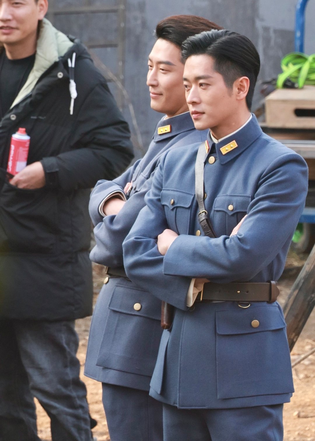  窦骁客串丞磊新剧丞磊窦骁玉簟秋军装同框光是同框就脑补出十万字剧情，故事感直接