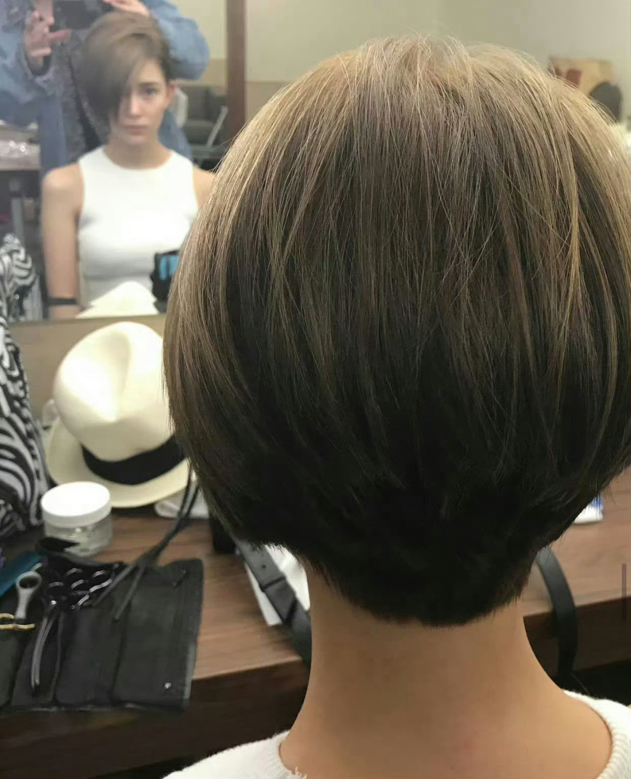 短发素颜的昆凌也好美