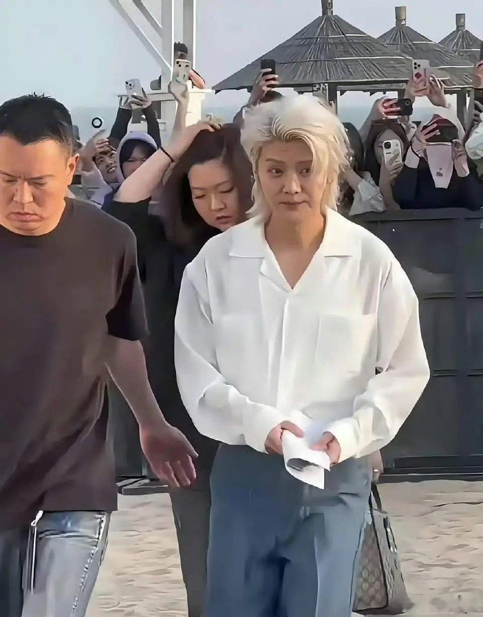 鹿晗还不如素人好看。。。​​​
