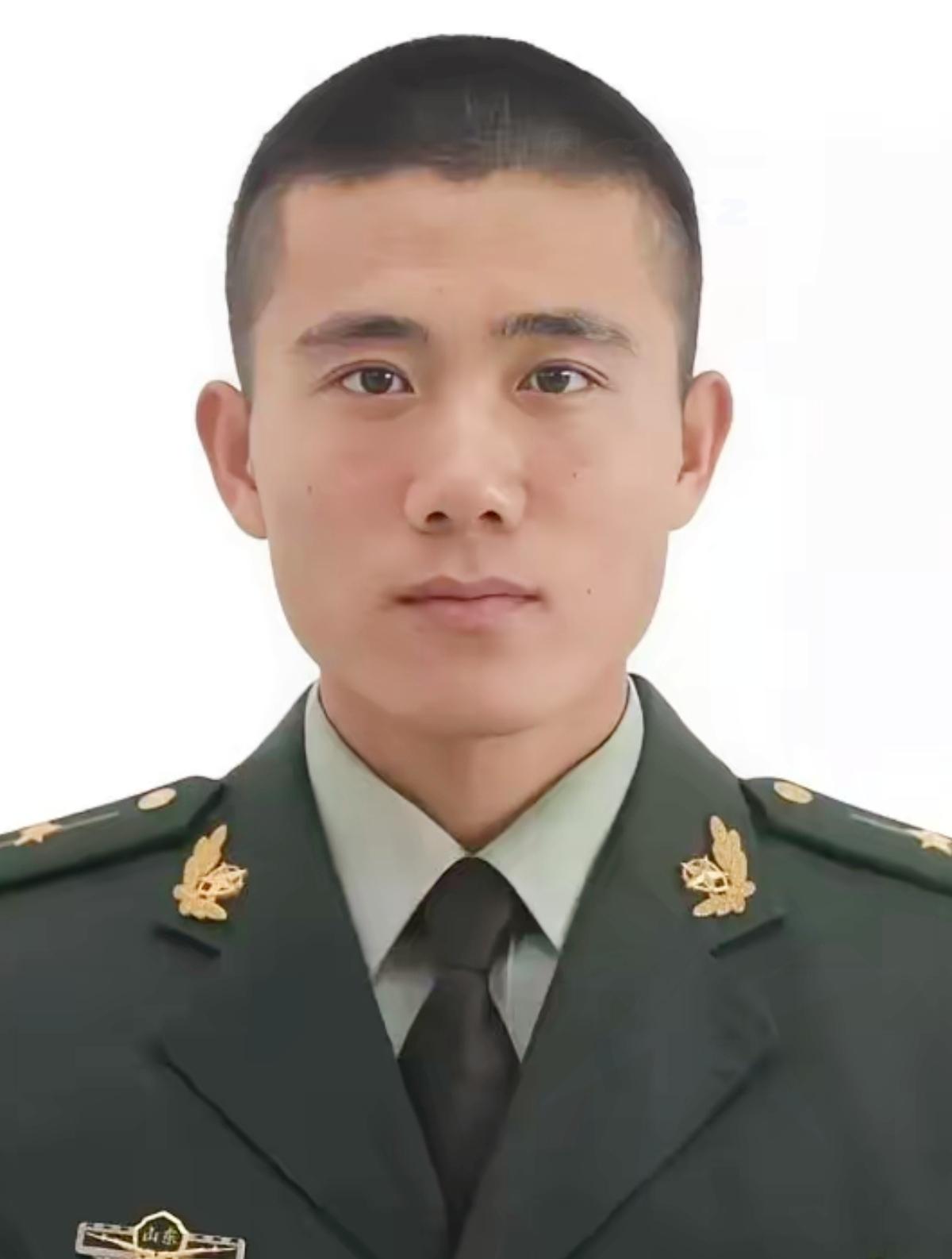 “国家白培养了他5年”？说这话的人，怕是不懂英雄的重量！23岁的王成龙，军