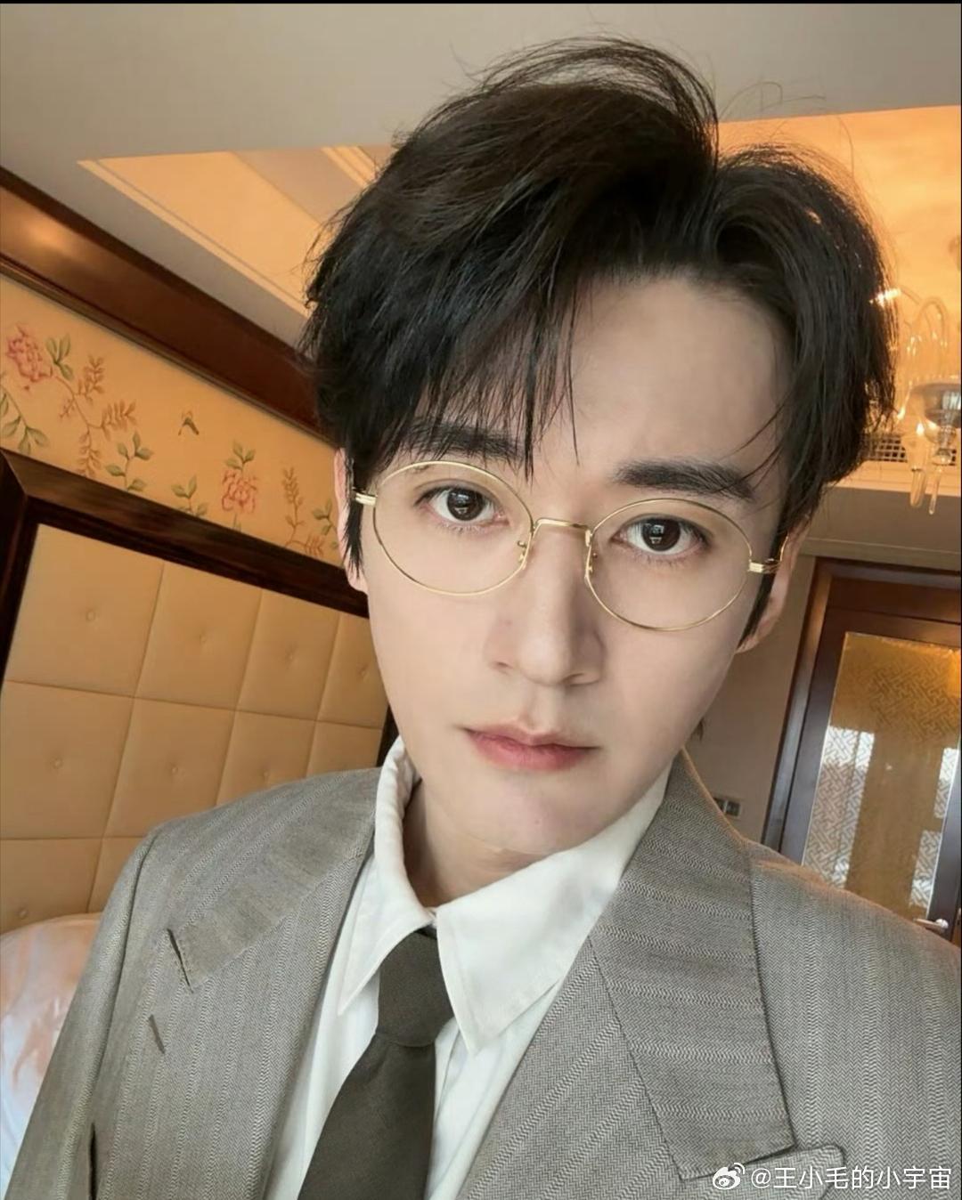 1.赵丽颖这次休息本来没想解释太多，结果网上突然传她要退圈，事情一下就闹大了。