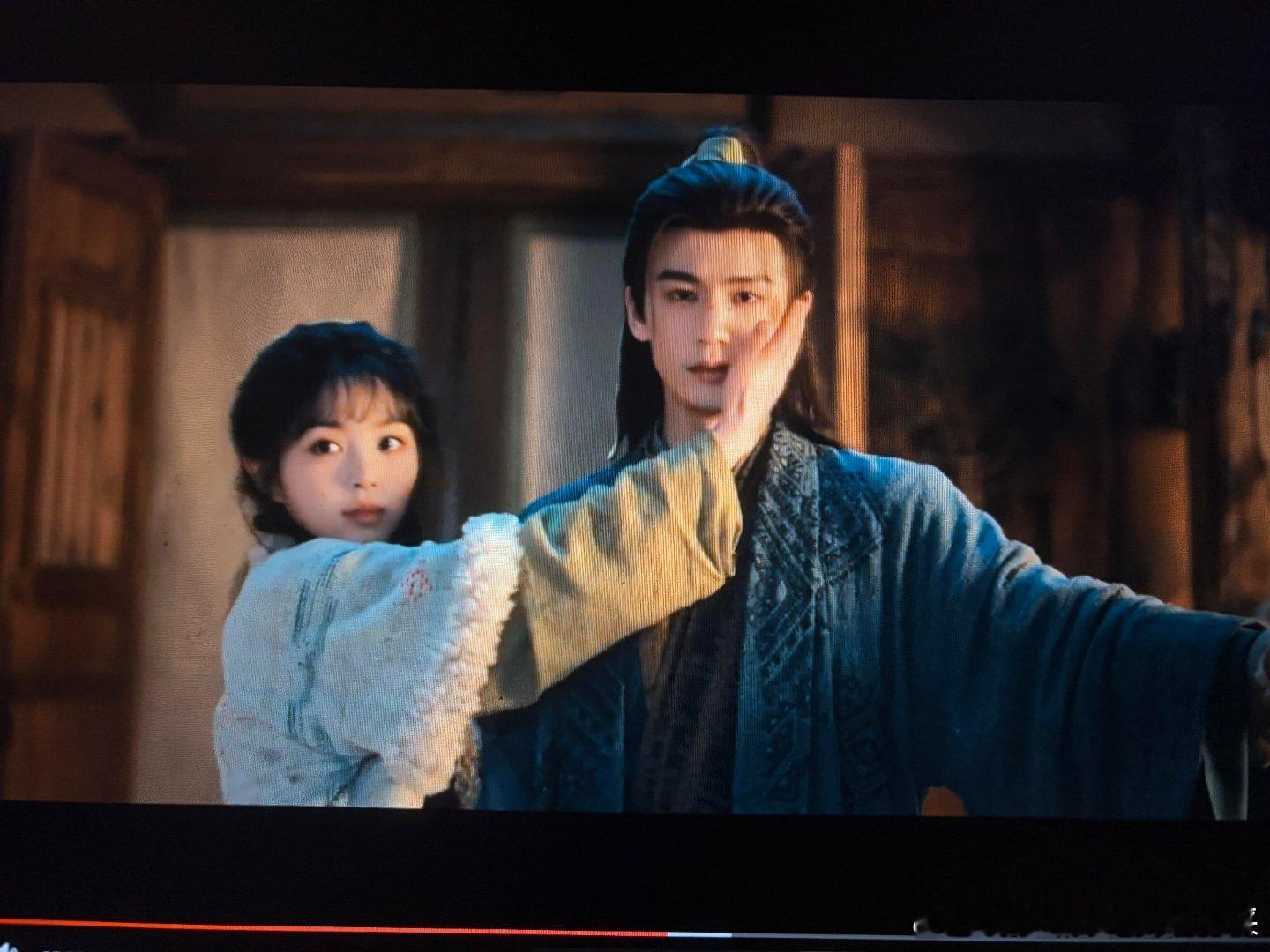 我老婆亲我我就这样回嘴哈哈哈哈哈哈哈哈哈两个一脸正义的官宣战士，逗死了逐玉ℓ