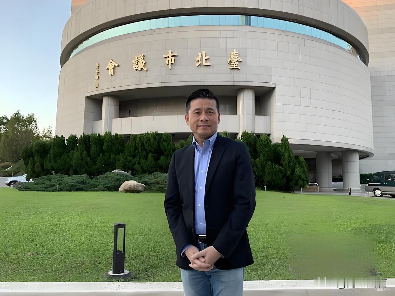 黄吕锦茹不再续任台北党部主委，张延廷本有望转正，由于选前力挺郝龙斌，戴锡钦有望回