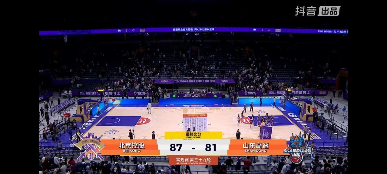 一根筋的约翰逊和主教练邱彪的用人、暂停时机的把握坑死山东高速，客场81：87负于