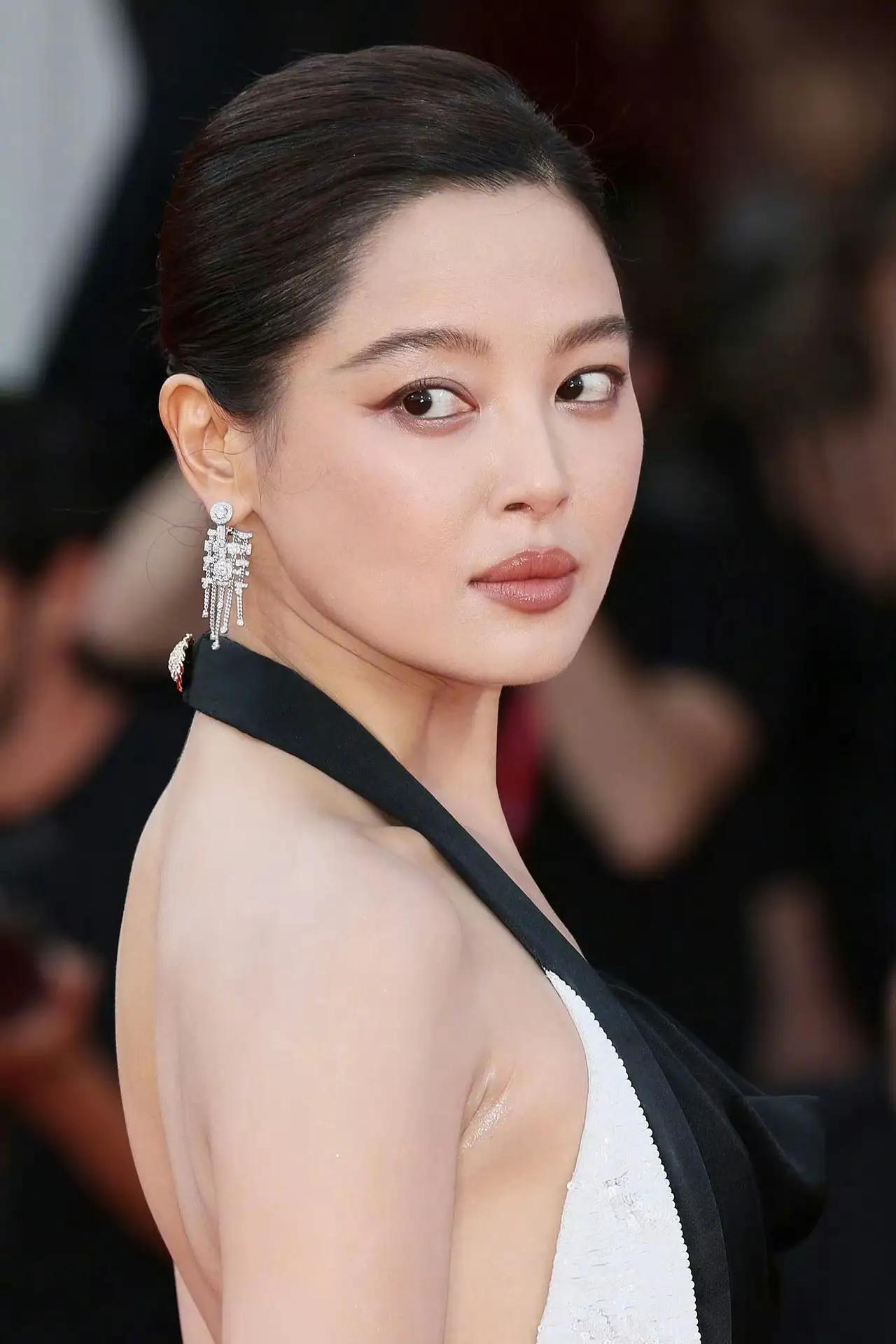 辛芷蕾这个威尼斯影后含金量太高了威尼斯电影节是欧洲三大奖之一，1982年以